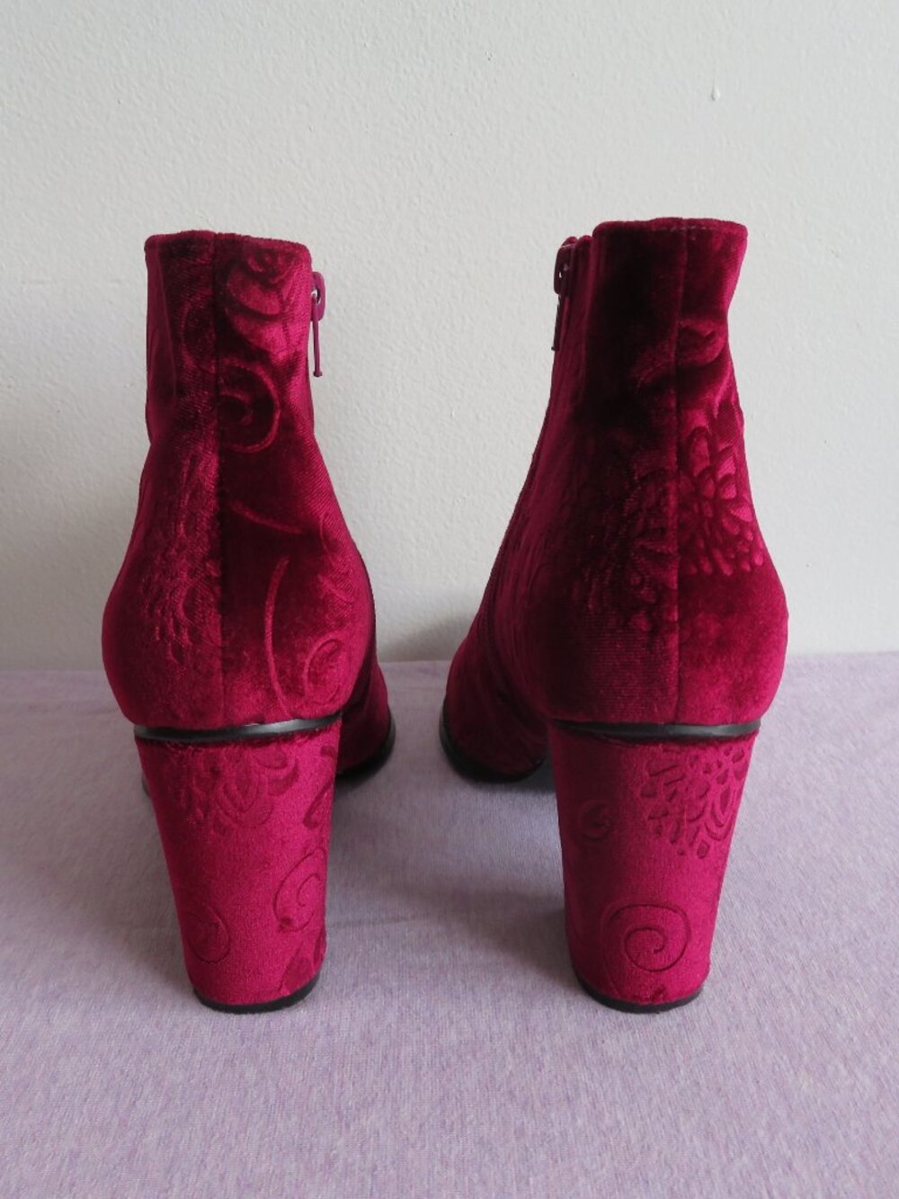 Anthropologie Billy Ella Floral Velvet Ankle Boots Embossed Red - Women's 9.5 - Picture 4 of 15